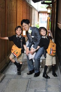 Rohan and Rafael with uncle Hiroyuki, Kyoto